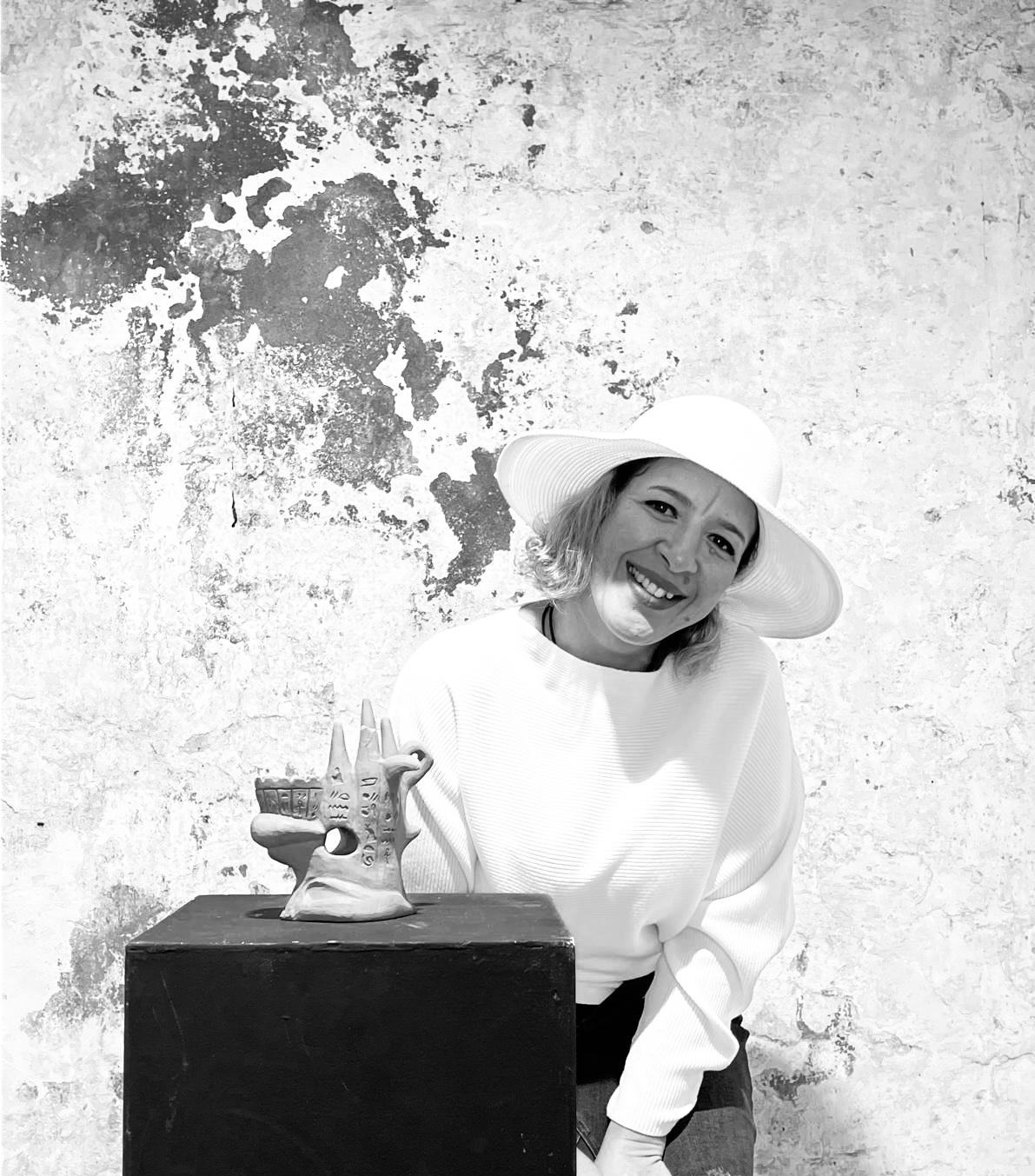 Artrw Gallery showcasing unique abstract and contemporary artworks.